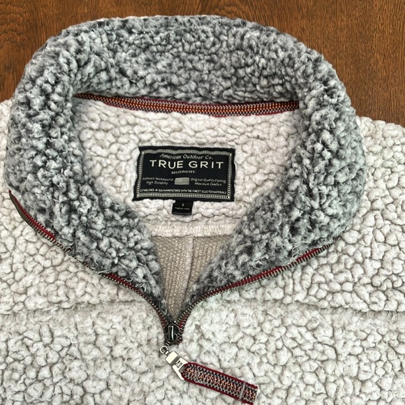 True Grit/American Outdoor Co. Ecru w/contrasting gray pile—soft zipup Unisex. - Picture 7 of 8